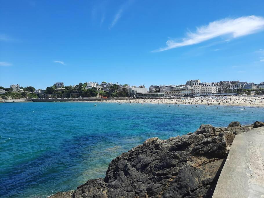 Le Jacaranda-A 2 Min De La Plage, Hyper Centre De Dinard, Vue Mer De La Fenetre 외부 사진